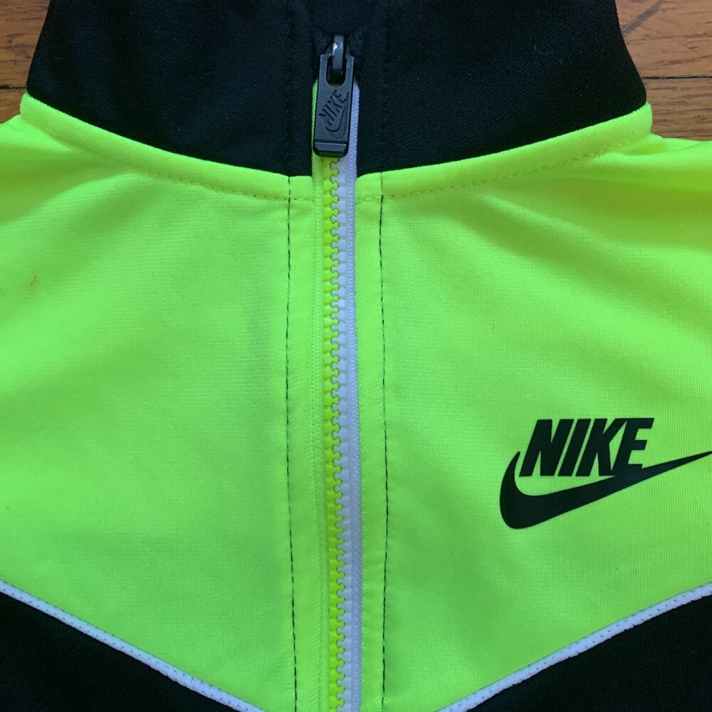 Nike Kid  Jacket Neon Yellow & Black; Track Jacket/ Wind Breaker 4-5yrs 104-110
